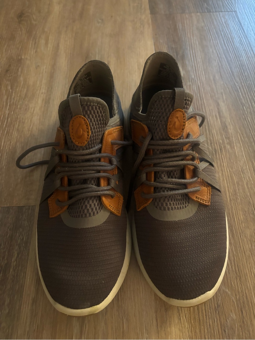 OluKai Men's Mio Li athletic sneakers pavement and vintage indigo